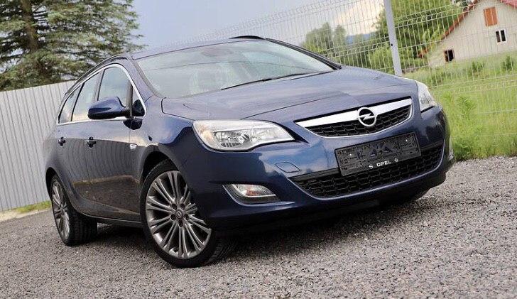 Возьму кредит под залог авто Opel Astra  2012 