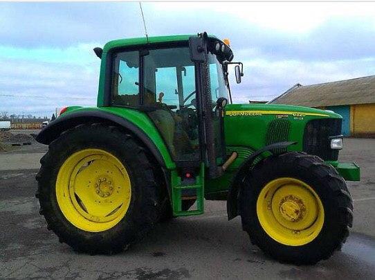 Трактор John Deere 2004 